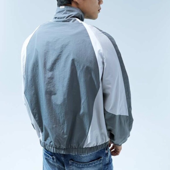 BERSHKA contrast panel windbreaker (XL) NWT - Picture 2 of 8